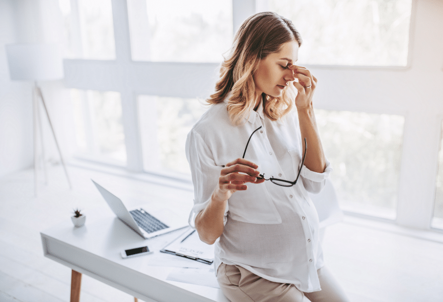 Pregnant-woman-working